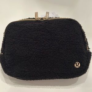 Lululemon belt bag large black fleece